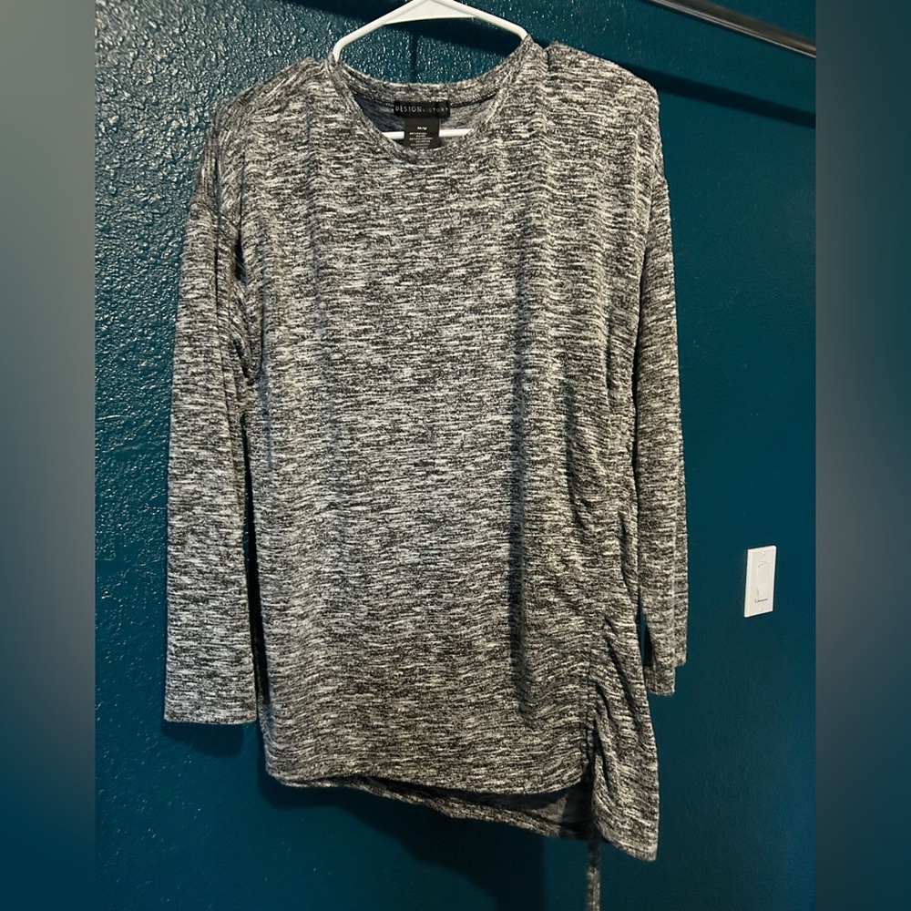 Women’s gray sweater